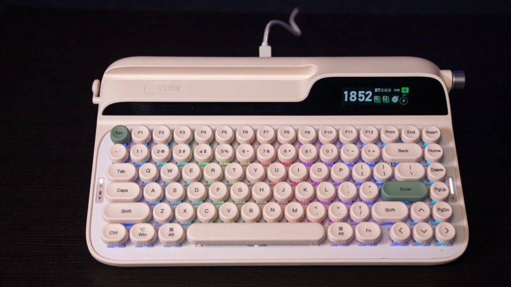 Epomaker Glyph, tastatură mecanică, design retro și funcții moderne (review)