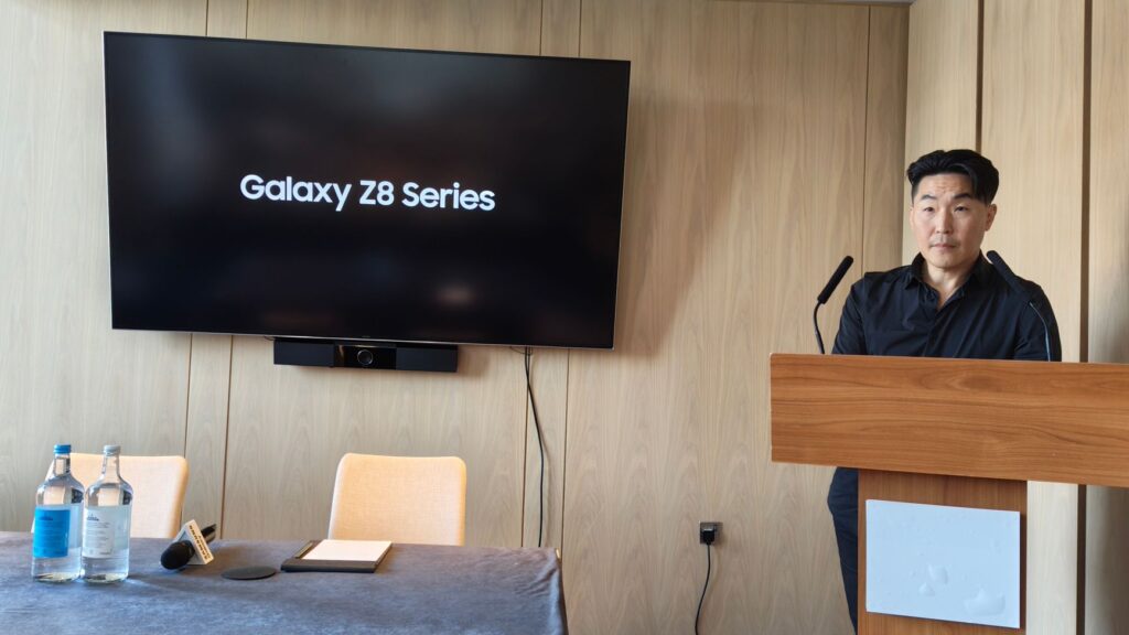 Samsung a explicat de ce Galaxy Z Fold 8 se simte ca un „ursuleț” și răspunsul e mai puțin tehnic decât ai crede