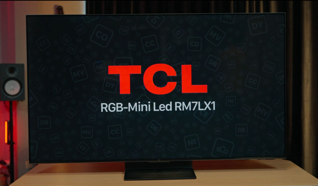 TCL RM7L este televizorul aproape-flagship pe care ți-l poți permite (review)